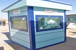 Бронированный модуль поста охраны. Бронированный пост. Бронированный пост. Бронекабина. Кабина охраны пулестойкая, бронированная бр4.